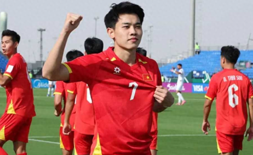 开云登录入口地址-0-1爆冷!1-0绝杀!U23亚洲杯：黑马3连胜,夺冠热门出局,中国队喜讯